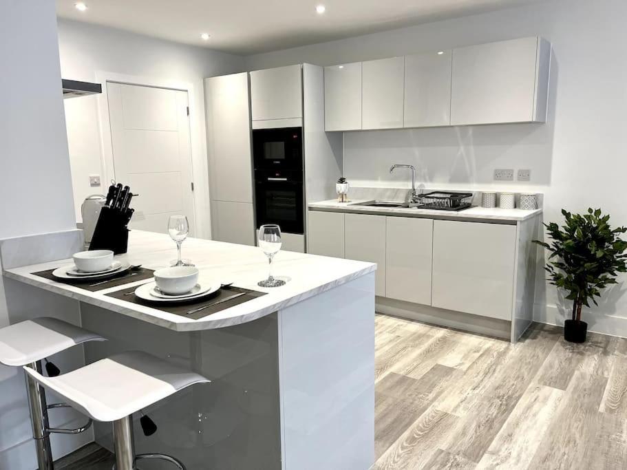 ボーンマス Luxury 3 Bed House W Parking & Garden! 1ヴィラ エクステリア 写真