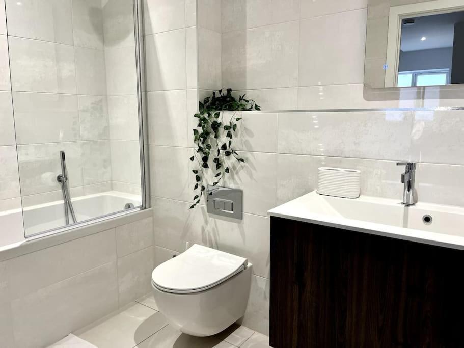 ボーンマス Luxury 3 Bed House W Parking & Garden! 1ヴィラ エクステリア 写真